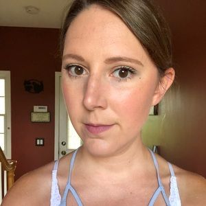 Meet your Posher, Rebecca